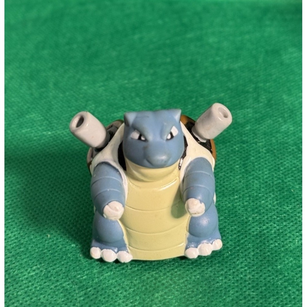 1999 Blastoise Roller Slider Ball Action Figure Toy - OddzOn Nintendo Pokemon